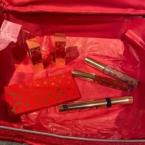 Estée Lauder “Stellar” makeup set with red zippered case 🎁🎅🏼🎄🤶🏼 ⭐️